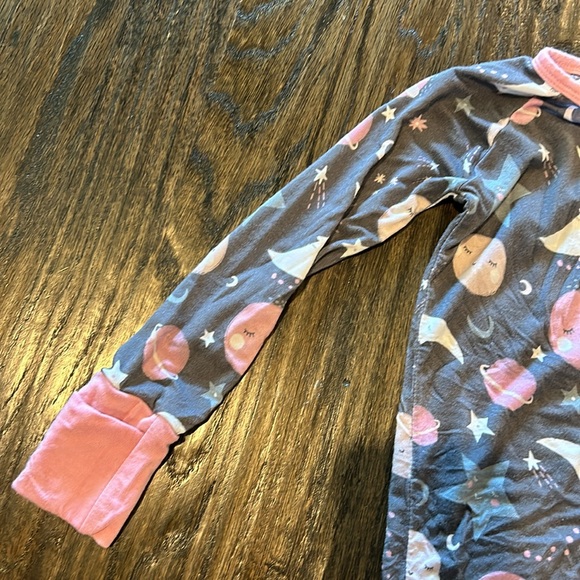 Little Sleepies Zippy 12-18m in To the Moon and Back - Picture 4 of 9